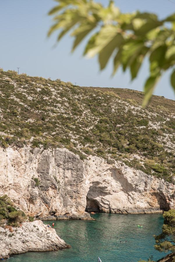 Limnionas Infinity Cave Villa
